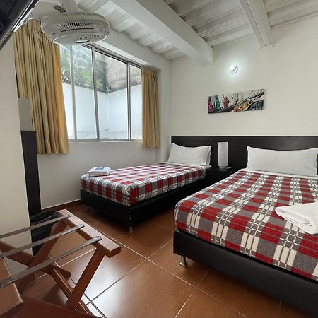 Hostal Lleras Calle 8 메딜린 외부 사진