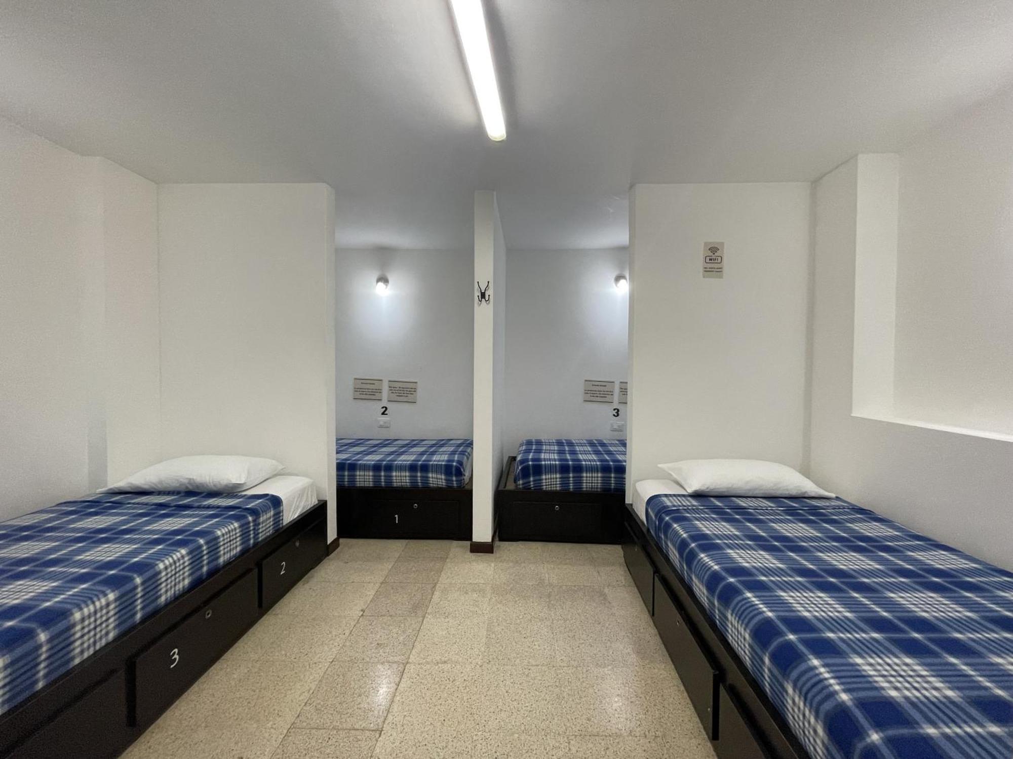 Hostal Lleras Calle 8 메딜린 외부 사진