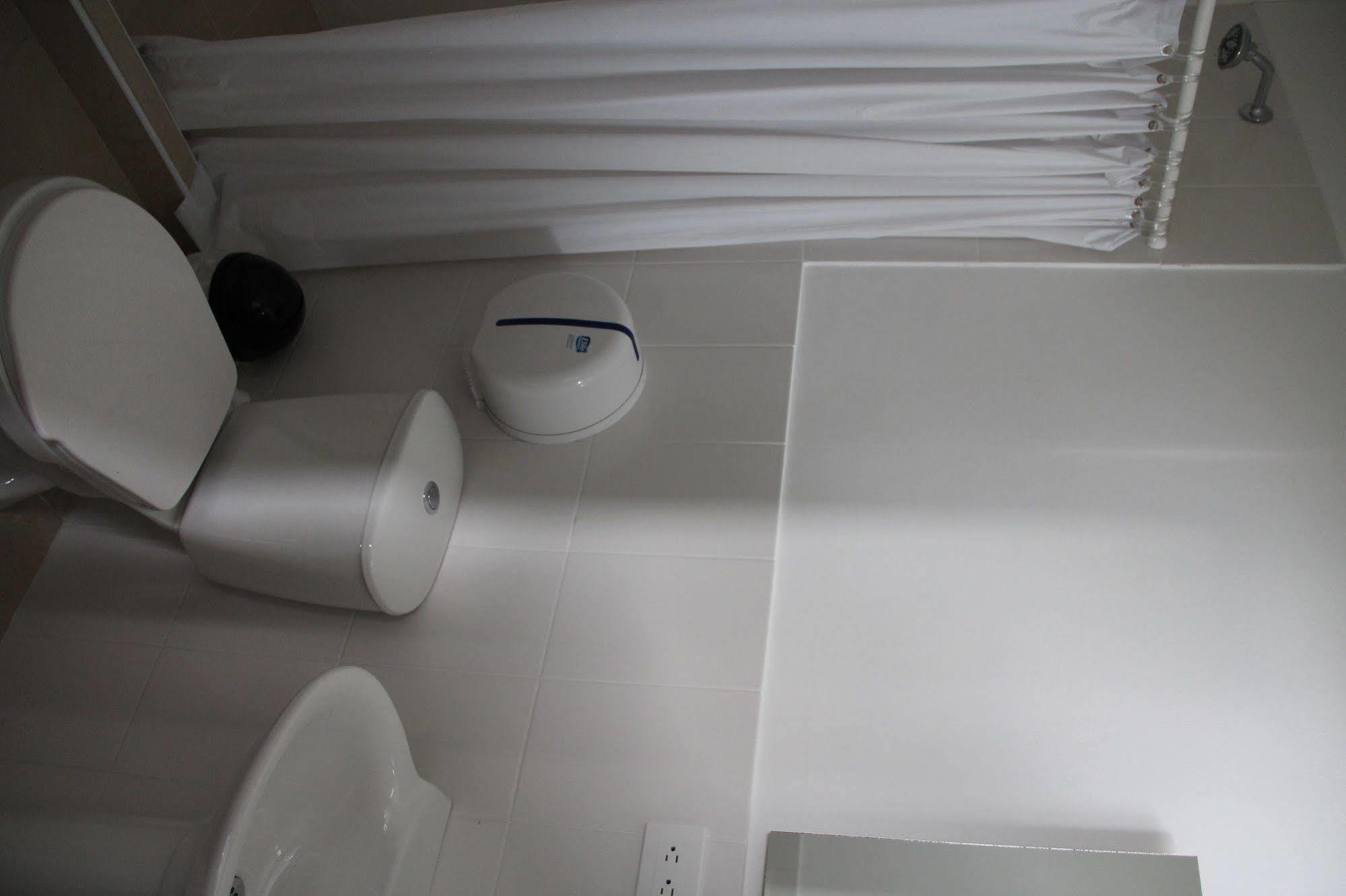 Hostal Lleras Calle 8 메딜린 외부 사진
