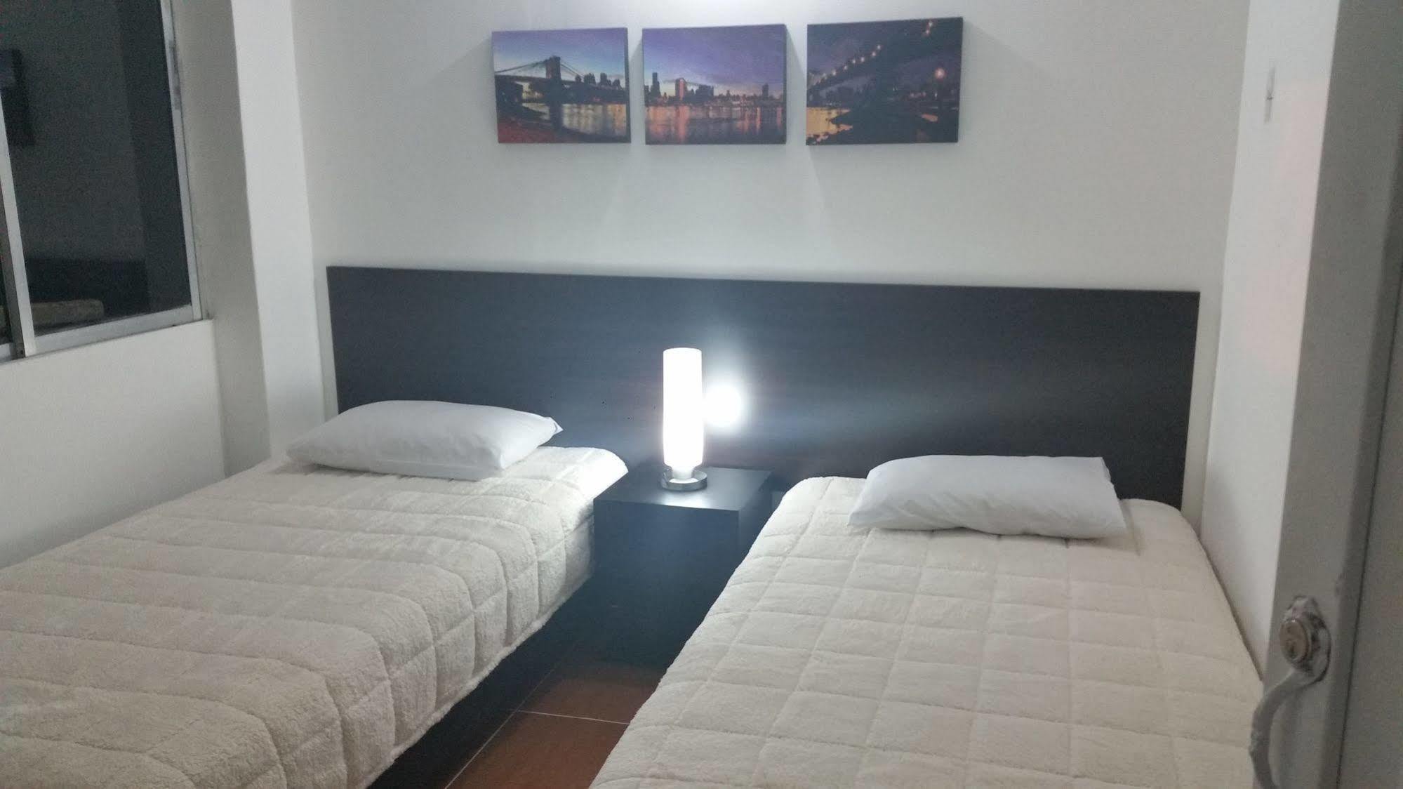 Hostal Lleras Calle 8 메딜린 외부 사진